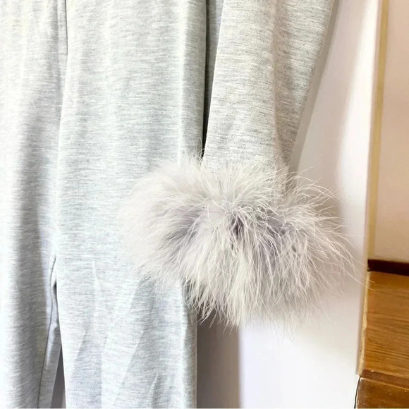 New The Sleeper The Weekender Chic Set Feather Pajamas Top Bottoms 2 Piece Gray - Picture 14 of 16